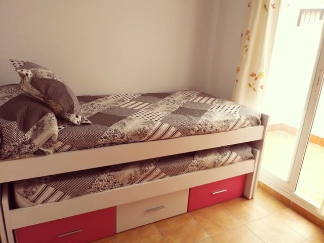 2 soveværelse Lejlighed til leje i El Peñoncillo, Torrox med swimmingpool - € 650 (Ref: 8423032)