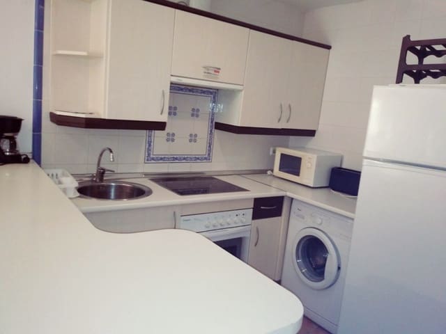 2 soveværelse Lejlighed til leje i El Peñoncillo, Torrox med swimmingpool - € 650 (Ref: 8423032)