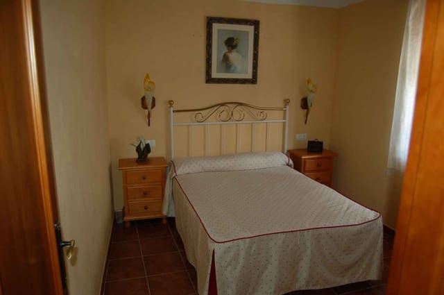 2 sypialnia Finka/Dom wiejski do wynajęcia w Nerja z basenem garażem - 1 200 € (Ref: 8423047)