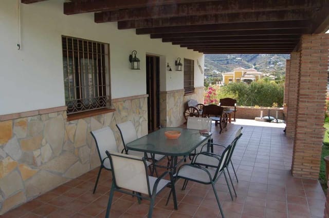 2 sypialnia Finka/Dom wiejski do wynajęcia w Nerja z basenem garażem - 1 200 € (Ref: 8423047)