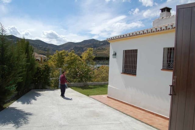 2 sypialnia Finka/Dom wiejski do wynajęcia w Nerja z basenem garażem - 1 200 € (Ref: 8423047)