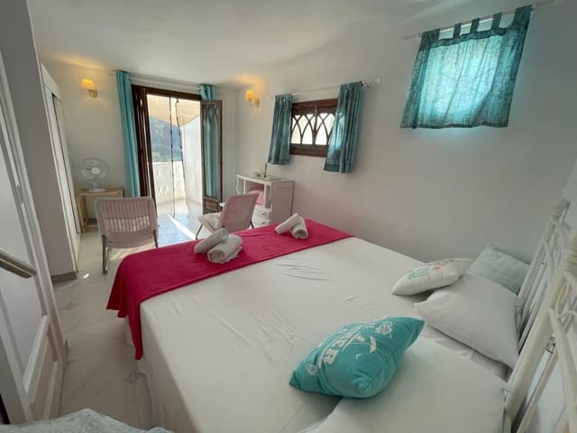 1 soveværelse Finca/Landehus til leje i Frigiliana med swimmingpool - € 990 (Ref: 8493454)