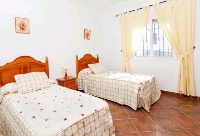 3 bedroom Finca/Country House for rent in Torrox with pool - € 1,400 (Ref: 8531779)