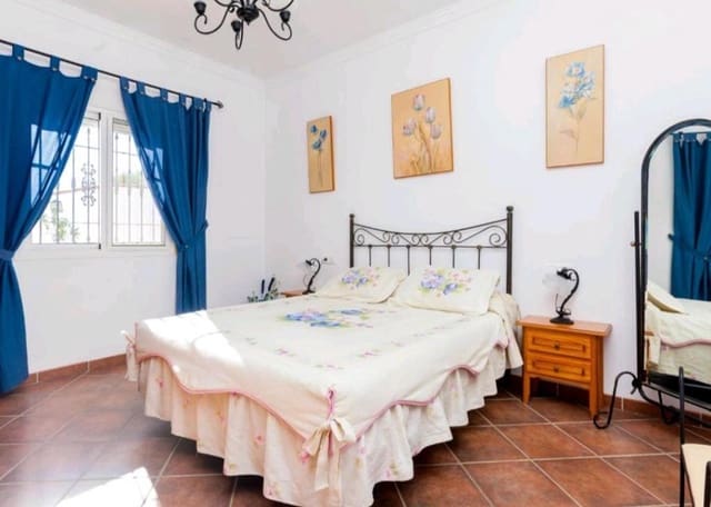 3 bedroom Finca/Country House for rent in Torrox with pool - € 1,400 (Ref: 8531779)