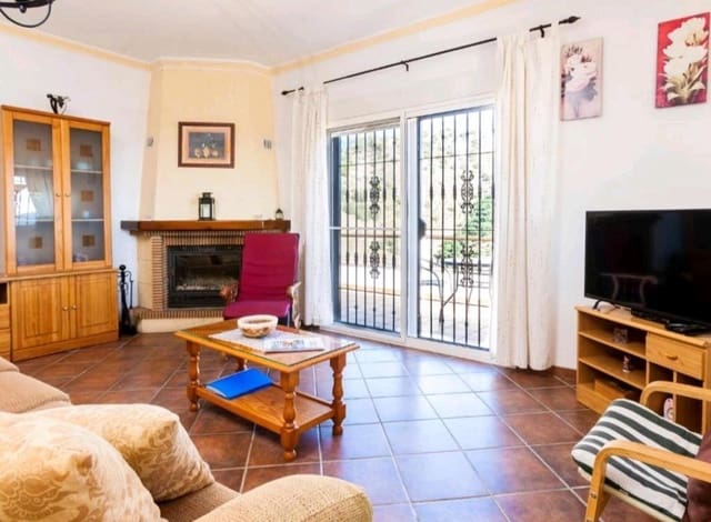 3 bedroom Finca/Country House for rent in Torrox with pool - € 1,400 (Ref: 8531779)