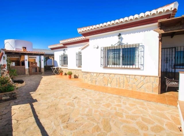 3 bedroom Finca/Country House for rent in Torrox with pool - € 1,400 (Ref: 8531779)