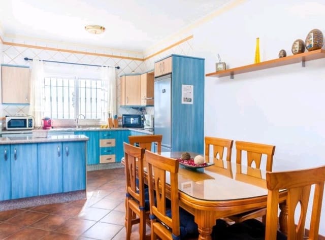 3 bedroom Finca/Country House for rent in Torrox with pool - € 1,400 (Ref: 8531779)