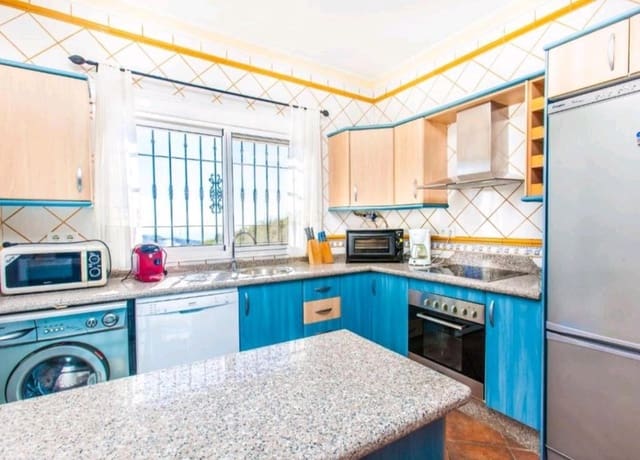 3 bedroom Finca/Country House for rent in Torrox with pool - € 1,400 (Ref: 8531779)