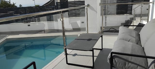 4 sovrum Villa till salu i Nerja med pool - 865 000 € (Ref: 8533804)