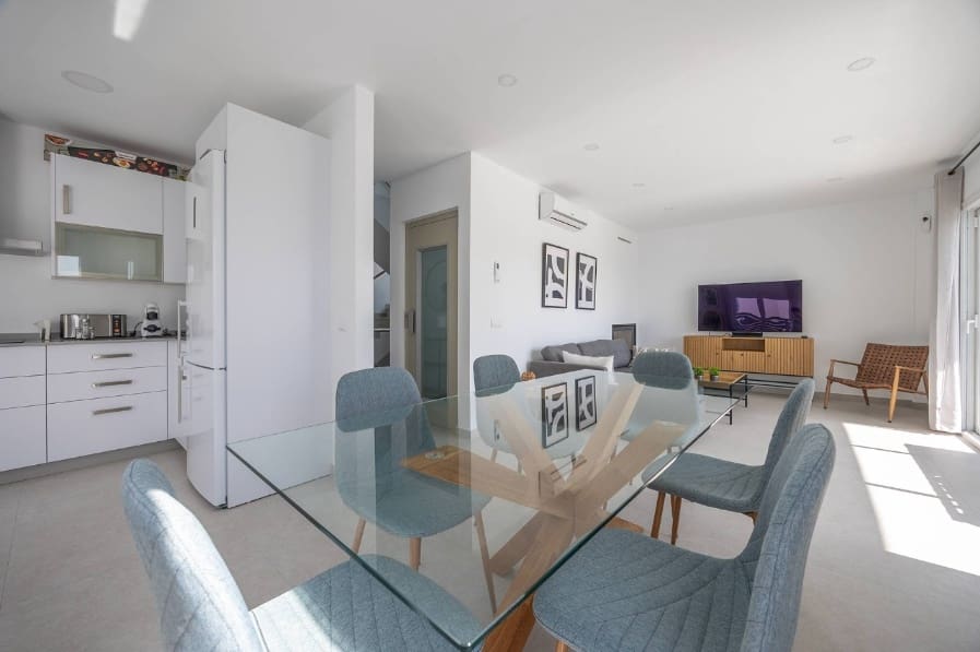 4 bedroom Villa for sale in Nerja with pool - € 865,000 (Ref: 8533804)