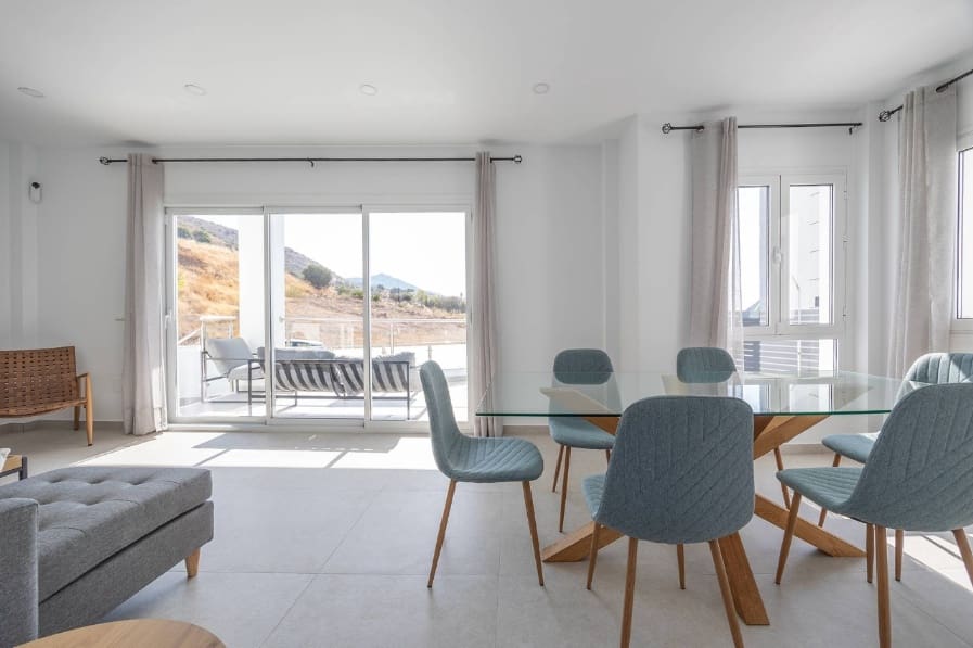 4 bedroom Villa for sale in Nerja with pool - € 865,000 (Ref: 8533804)