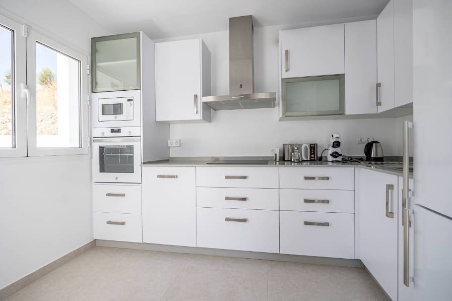 4 bedroom Villa for sale in Nerja with pool - € 865,000 (Ref: 8533804)