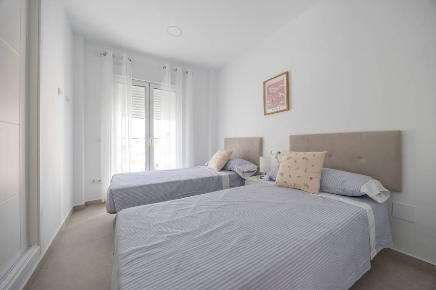 4 bedroom Villa for sale in Nerja with pool - € 865,000 (Ref: 8533804)