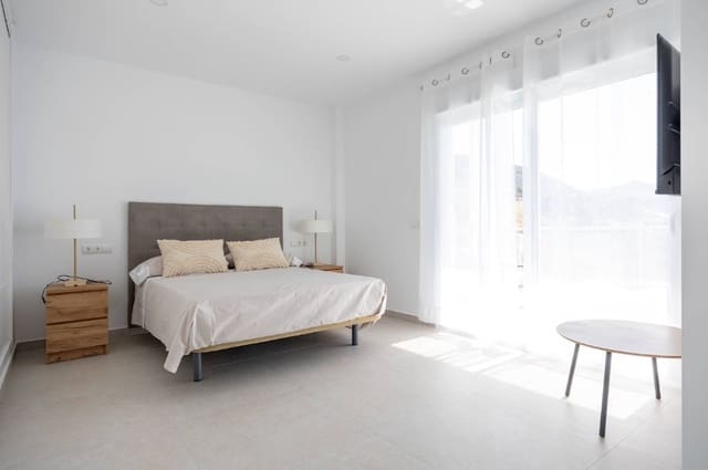 4 sovrum Villa till salu i Nerja med pool - 865 000 € (Ref: 8533804)