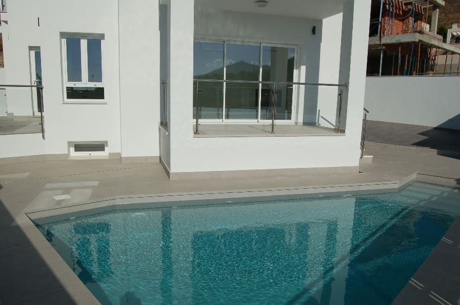 4 bedroom Villa for sale in Nerja with pool - € 865,000 (Ref: 8533804)