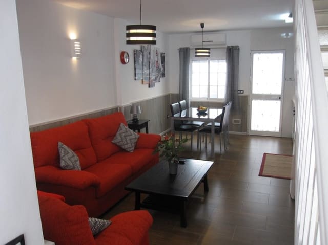 2 bedroom Townhouse for rent in Nerja - € 900 (Ref: 8549095)