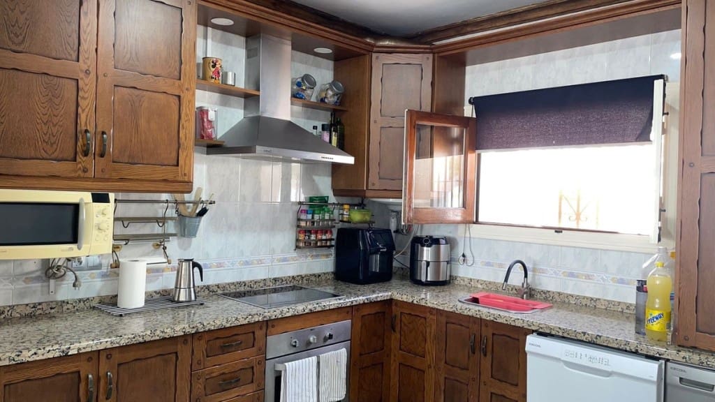 3 bedroom Townhouse for sale in Nerja with pool - € 340,000 (Ref: 8582132)