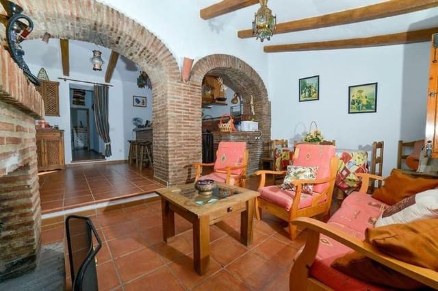 3 bedroom Finca/Country House for rent in Frigiliana with pool - € 950 (Ref: 8597173)