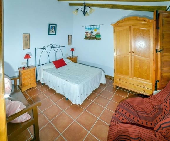 3 bedroom Finca/Country House for rent in Frigiliana with pool - € 950 (Ref: 8597173)