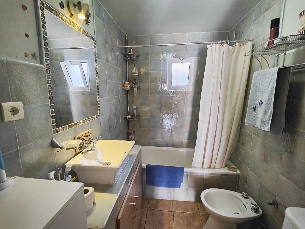 3 bedroom Villa for sale in Nerja with pool garage - € 370,000 (Ref: 8610369)