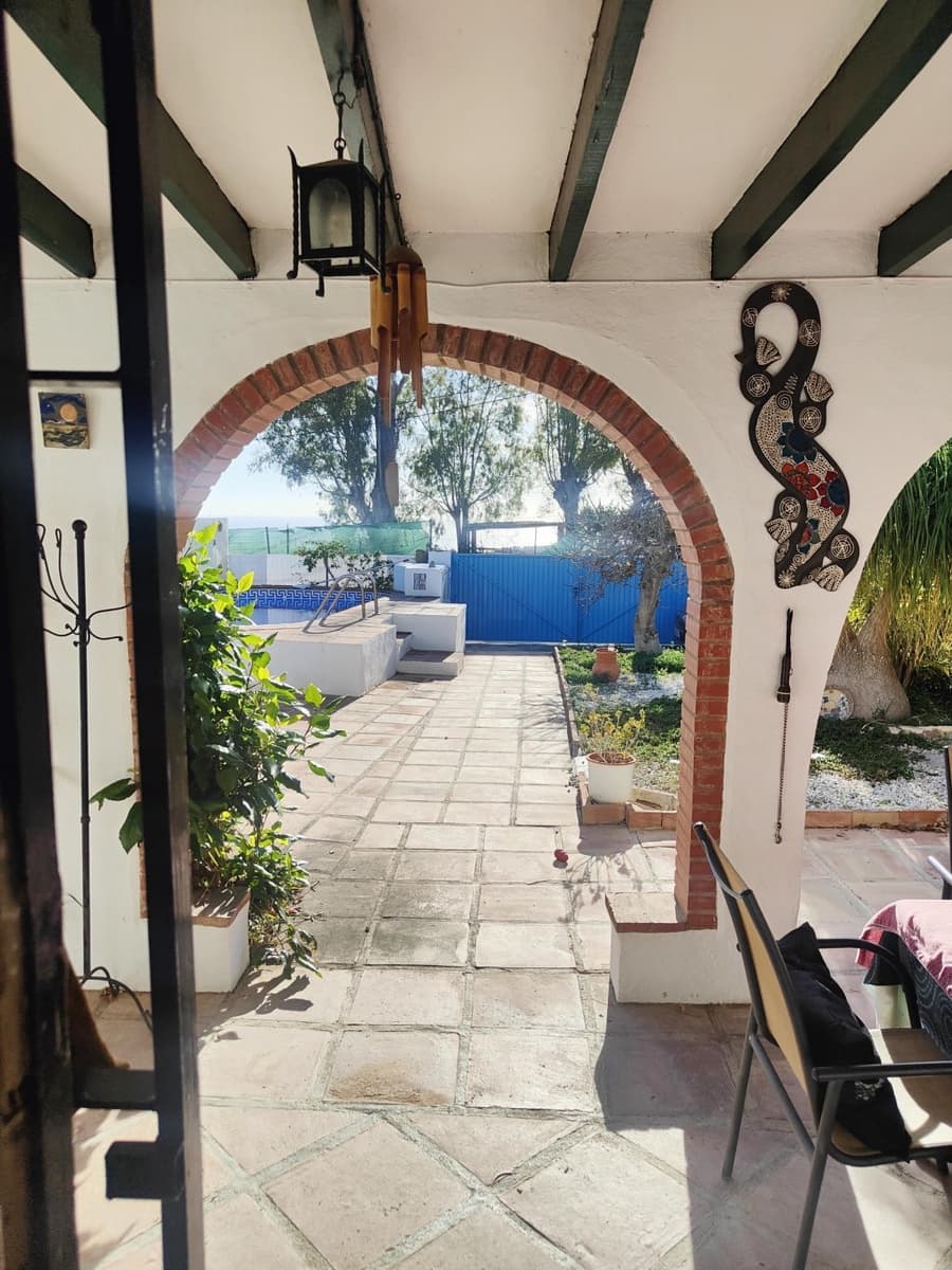 3 bedroom Villa for sale in Nerja with pool garage - € 370,000 (Ref: 8610369)