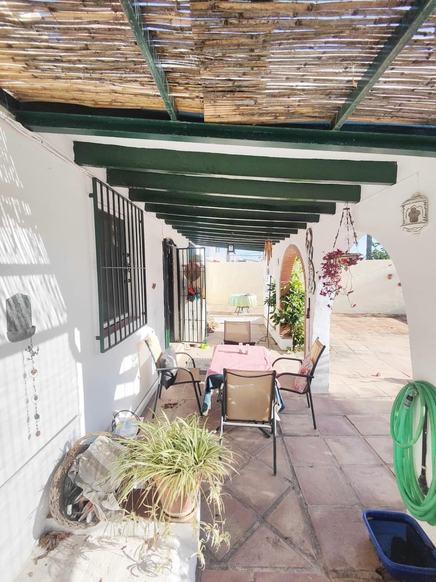 3 bedroom Villa for sale in Nerja with pool garage - € 370,000 (Ref: 8610369)