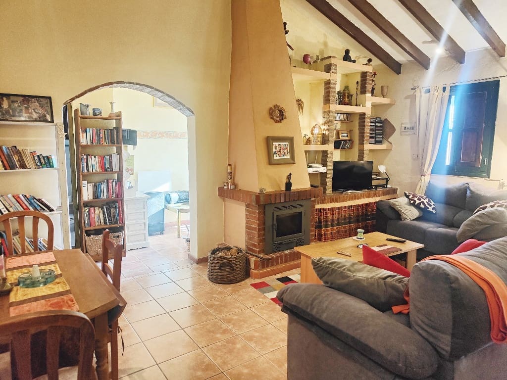 3 bedroom Villa for sale in Nerja with pool garage - € 370,000 (Ref: 8610369)