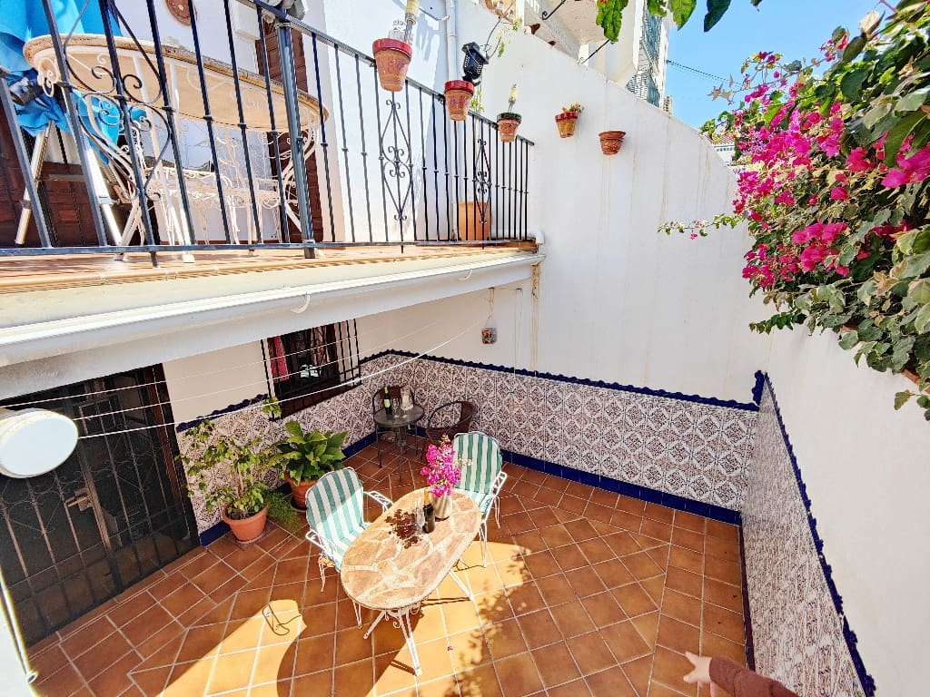 4 quarto Casa em Banda para venda em Nerja - 399 000 € (Ref: 8612308)