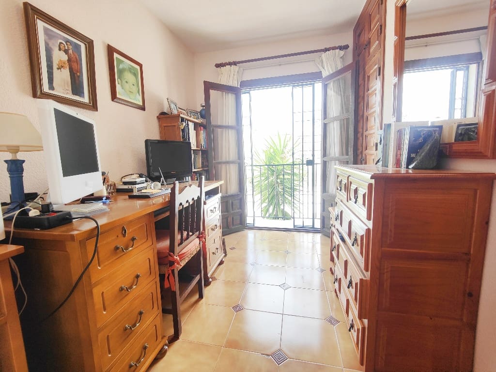 4 quarto Casa em Banda para venda em Nerja - 399 000 € (Ref: 8612308)
