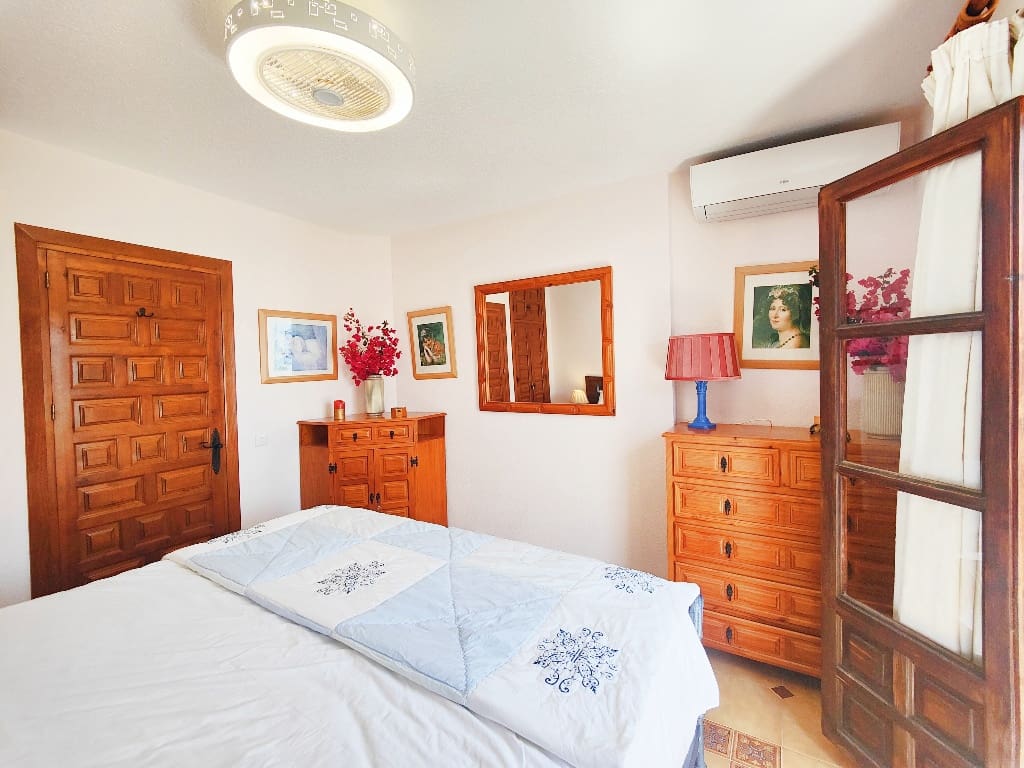 4 quarto Casa em Banda para venda em Nerja - 399 000 € (Ref: 8612308)