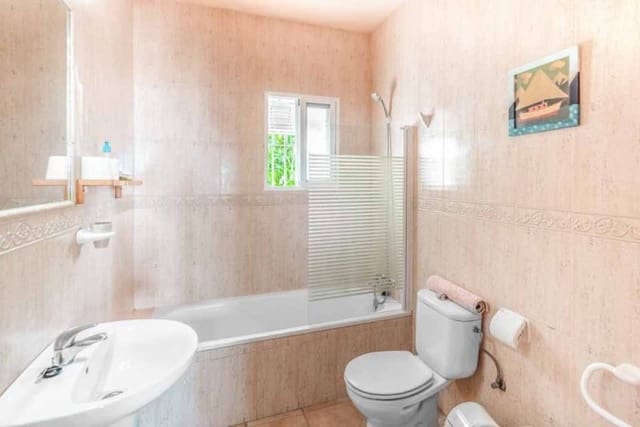 2 makuuhuone Maalaistalo vuokrattavana paikassa Torrox mukana uima-altaan - 1 100 € (Ref: 8624799)