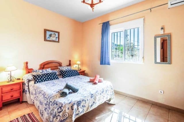 2 makuuhuone Maalaistalo vuokrattavana paikassa Torrox mukana uima-altaan - 1 100 € (Ref: 8624799)