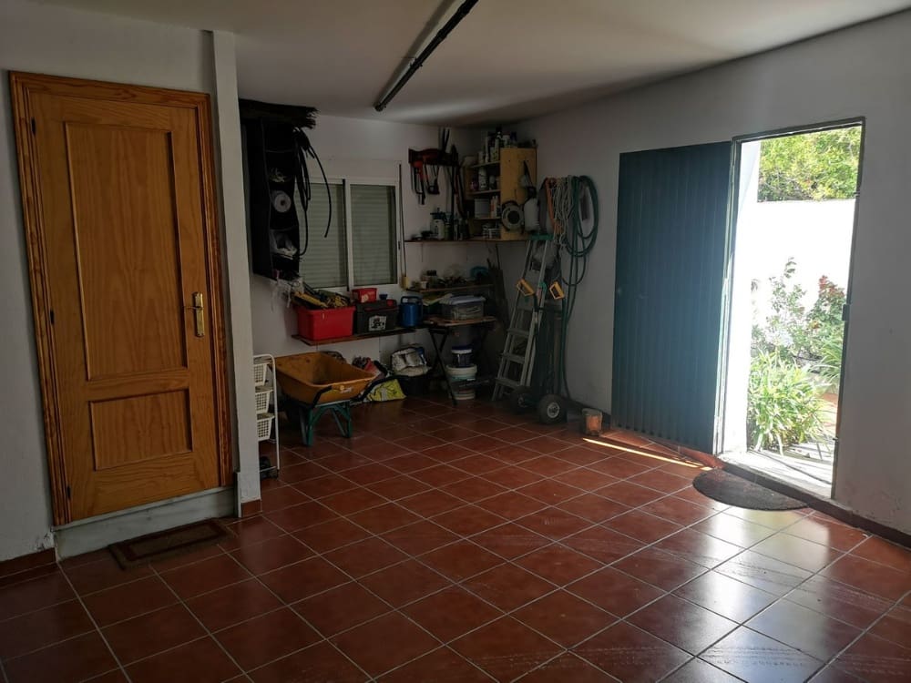 3 soveværelse Villa til salg i Torrox-Costa med swimmingpool garage - € 450.000 (Ref: 8675532)
