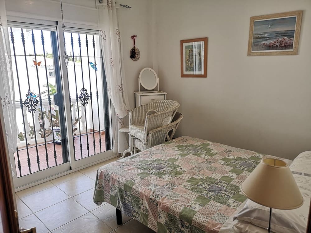 3 soveværelse Villa til salg i Torrox-Costa med swimmingpool garage - € 450.000 (Ref: 8675532)