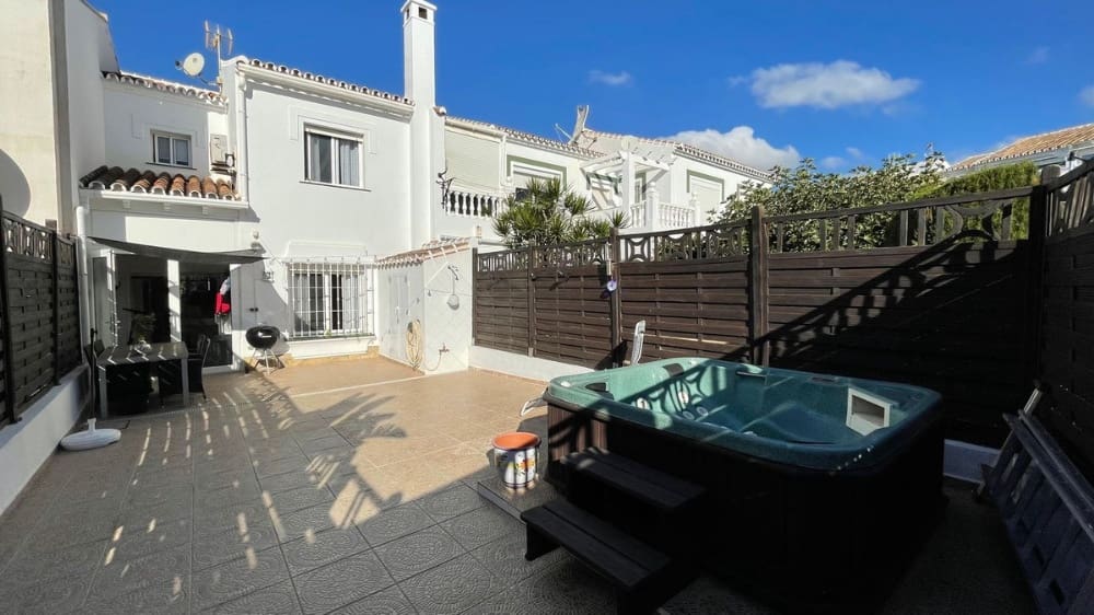 3 soveværelse Byhus til salg i Torrox-Costa med garage - € 360.000 (Ref: 8675535)