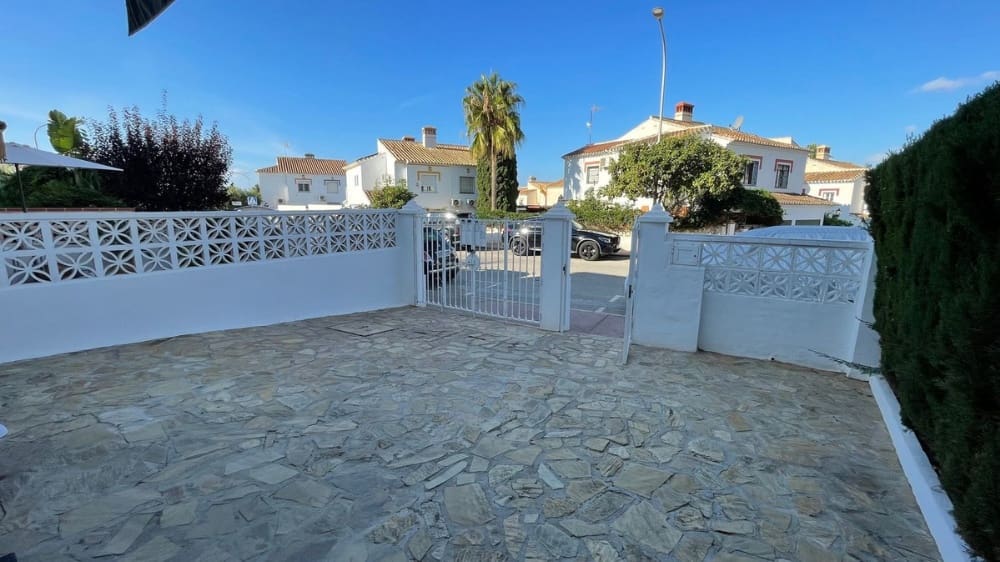 3 soveværelse Byhus til salg i Torrox-Costa med garage - € 360.000 (Ref: 8675535)