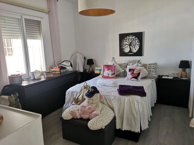 Apartamento de 2 habitaciones en Torrox-Costa, Torrox en venta con piscina - 259.000 € (Ref: 8755198)