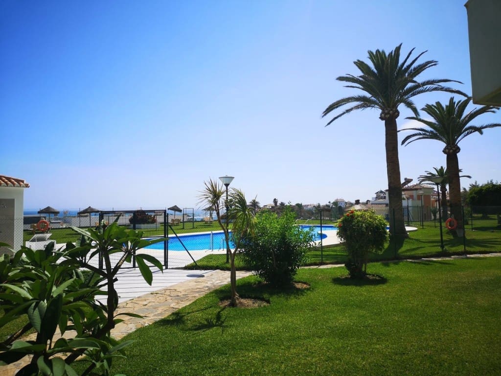 2 bedroom Apartment for sale in Torrox-Costa with pool - € 259,000 (Ref: 8755198)