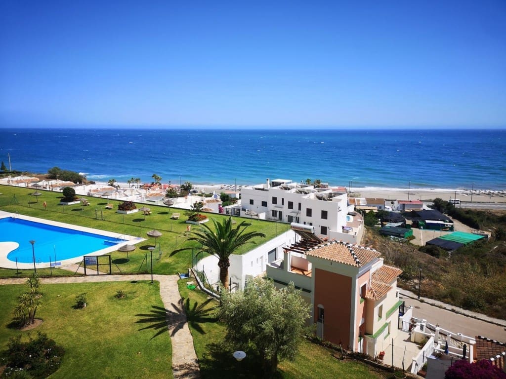 2 bedroom Apartment for sale in Torrox-Costa with pool - € 259,000 (Ref: 8755198)