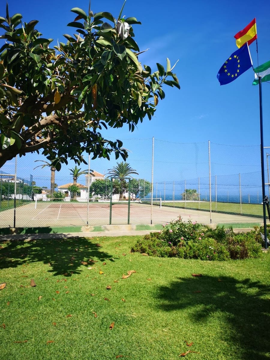 2 bedroom Apartment for sale in Torrox-Costa with pool - € 259,000 (Ref: 8755198)