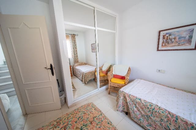 2 quarto Casa em Banda para venda em Nerja com piscina - 300 000 € (Ref: 8887528)