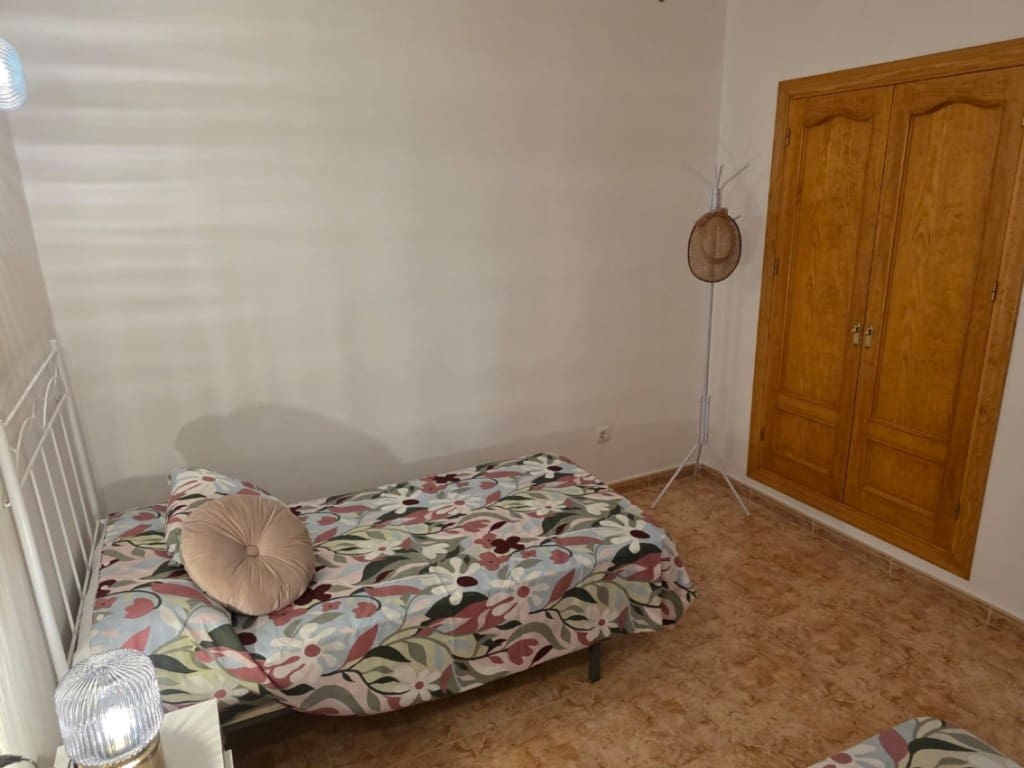 4 bedroom Apartment for sale in Nerja with pool - € 390,000 (Ref: 8926143)