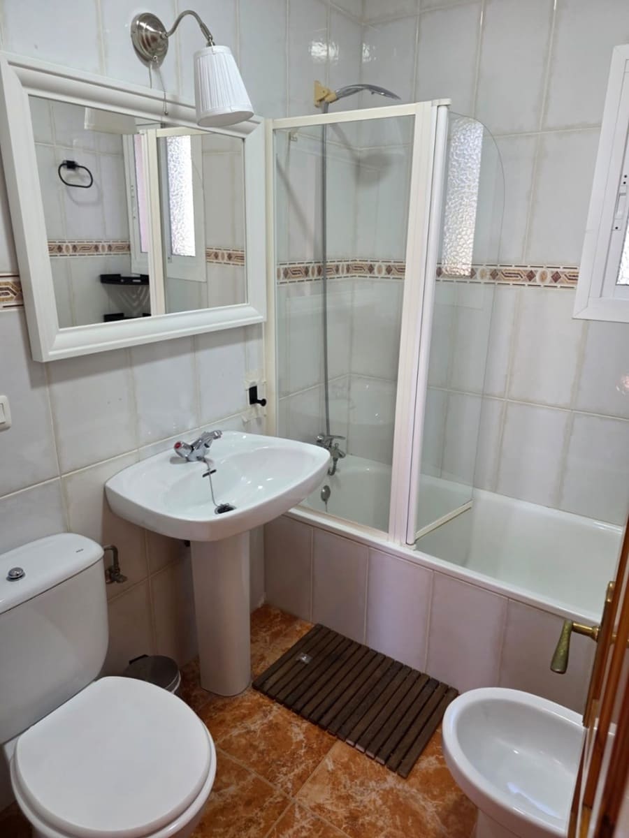 4 bedroom Apartment for sale in Nerja with pool - € 390,000 (Ref: 8926143)