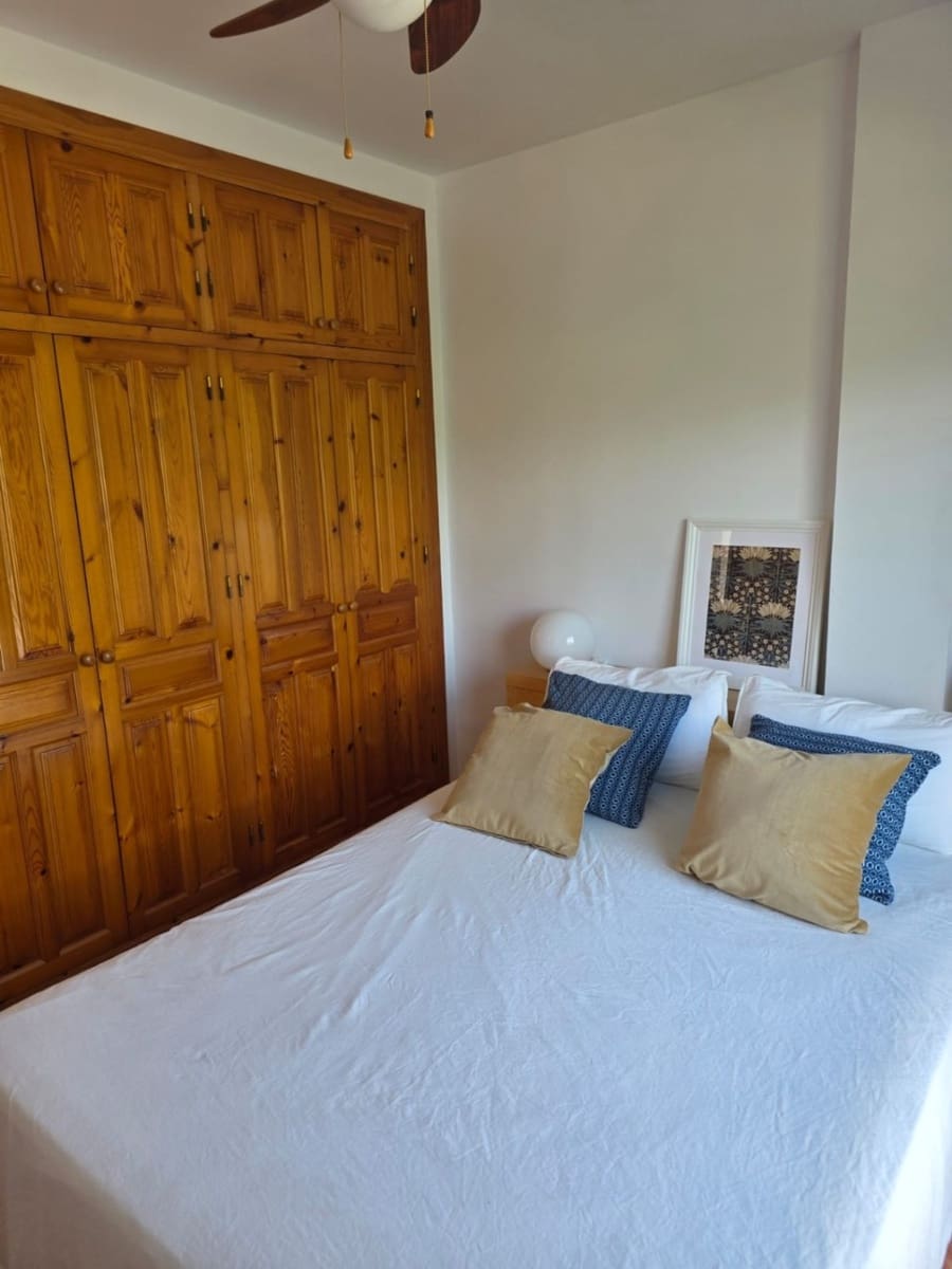 4 bedroom Apartment for sale in Nerja with pool - € 390,000 (Ref: 8926143)