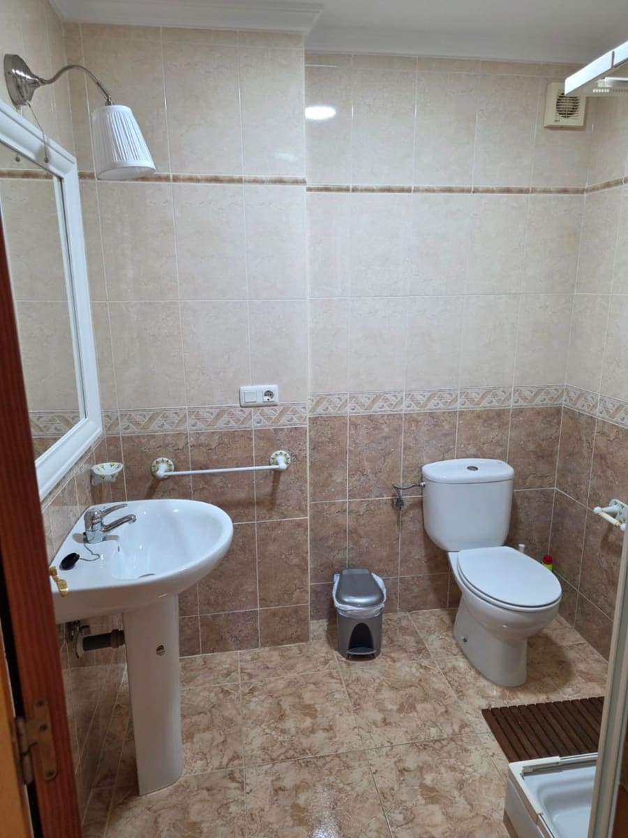 4 bedroom Apartment for sale in Nerja with pool - € 390,000 (Ref: 8926143)