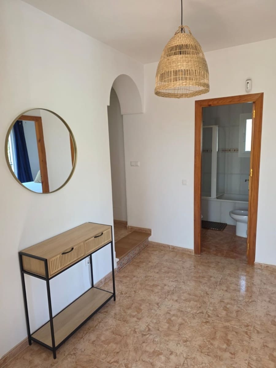 4 bedroom Apartment for sale in Nerja with pool - € 390,000 (Ref: 8926143)