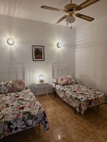 4 bedroom Apartment for sale in Nerja with pool - € 390,000 (Ref: 8926143)