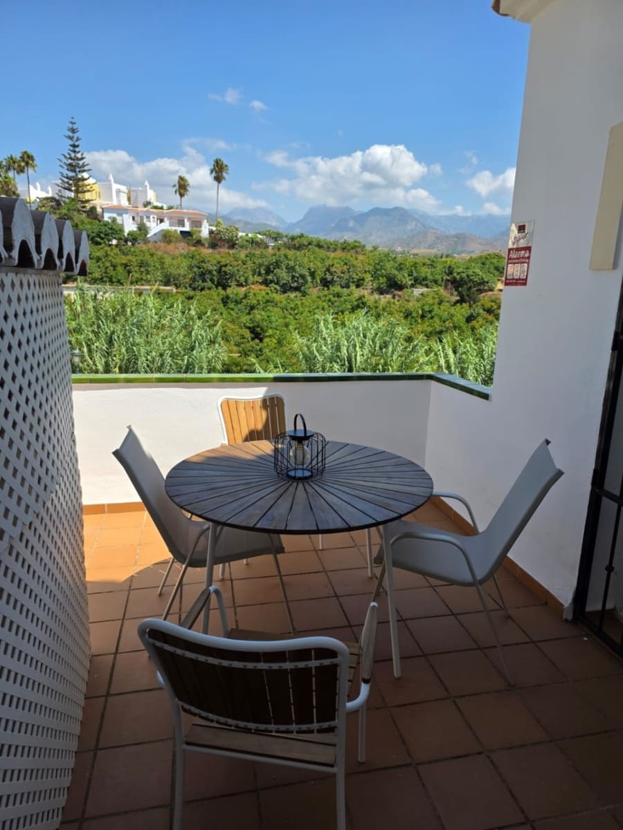 4 bedroom Apartment for sale in Nerja with pool - € 390,000 (Ref: 8926143)