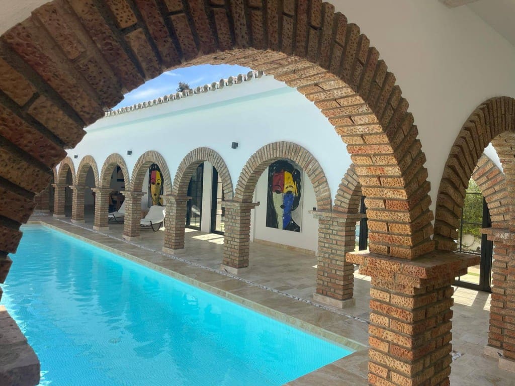 6 soveværelse Villa til salg i Coin med swimmingpool garage - € 2.875.000 (Ref: 8950130)