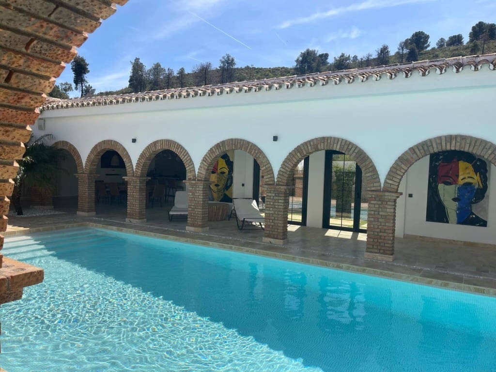 6 soveværelse Villa til salg i Coin med swimmingpool garage - € 2.875.000 (Ref: 8950130)